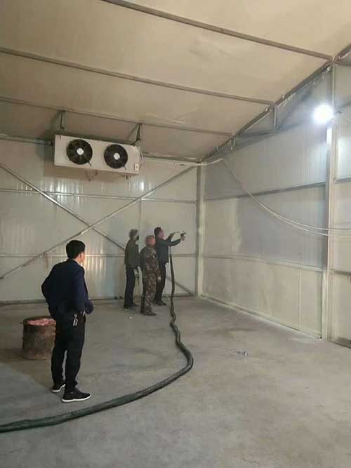 冷庫外墻保溫聚氨酯泡沫施工機(jī)械